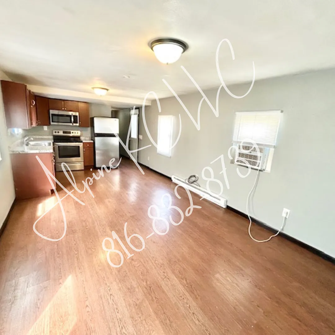 2 bed, 650 sqft, $895 — Photo 2
