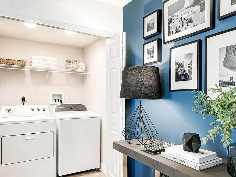 Stonegate at Devon Apartment Homes — Photo 16