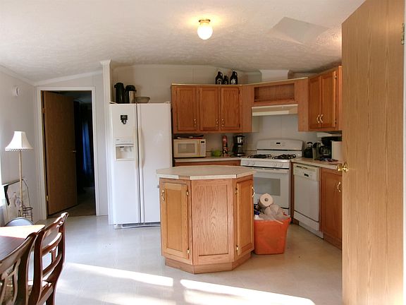 3rd image of 2761 Ashcroft Dr
