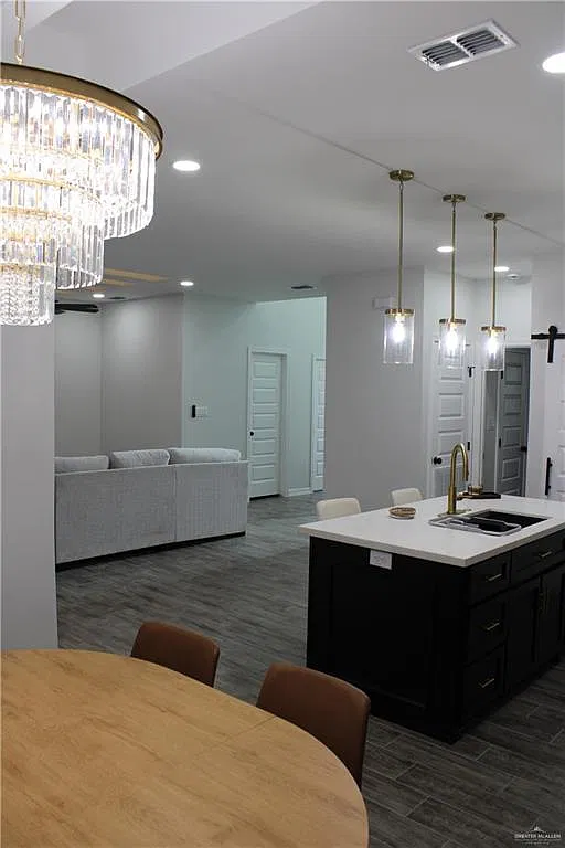 3 bed, 2.5 bath, 1857 sqft, $2,850 — Photo 4