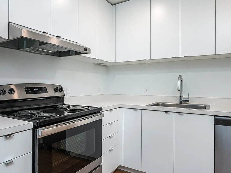 Rockwood Village Apartments — Photo 44