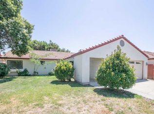 525 White Oak Ave, Porterville, CA 93257