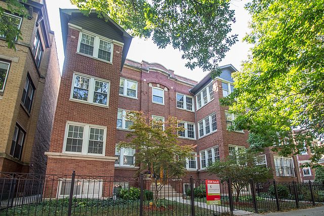 1st image of 1321 W Winnemac Ave APT 3W