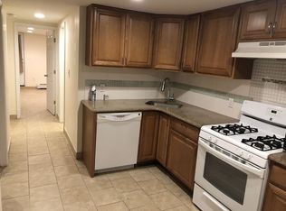 3226 33rd St, Astoria, NY 11106