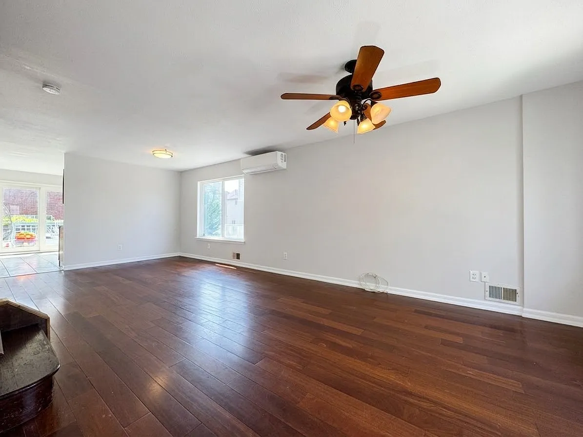 3 bed, 1.5 bath, 1400 sqft, $3,500 — Photo 3
