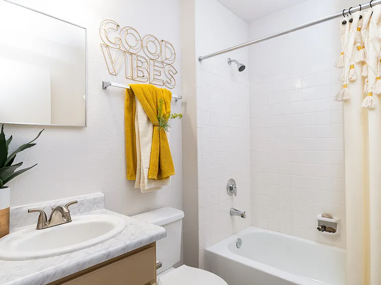 Shadow Ridge Apts. — Photo 24