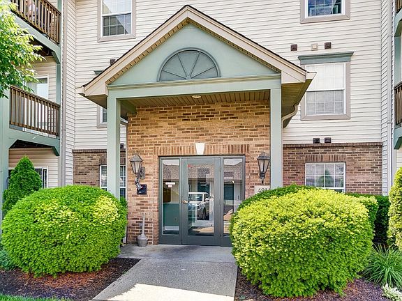 3rd image of 4911 N Arbor Woods Ct APT 308