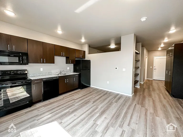 University Hills Village — Photo 111