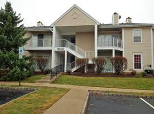 75 Amberly Ct #164, Franklin Park, NJ 08823