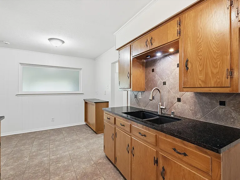 235 FM 407 W — Photo 23