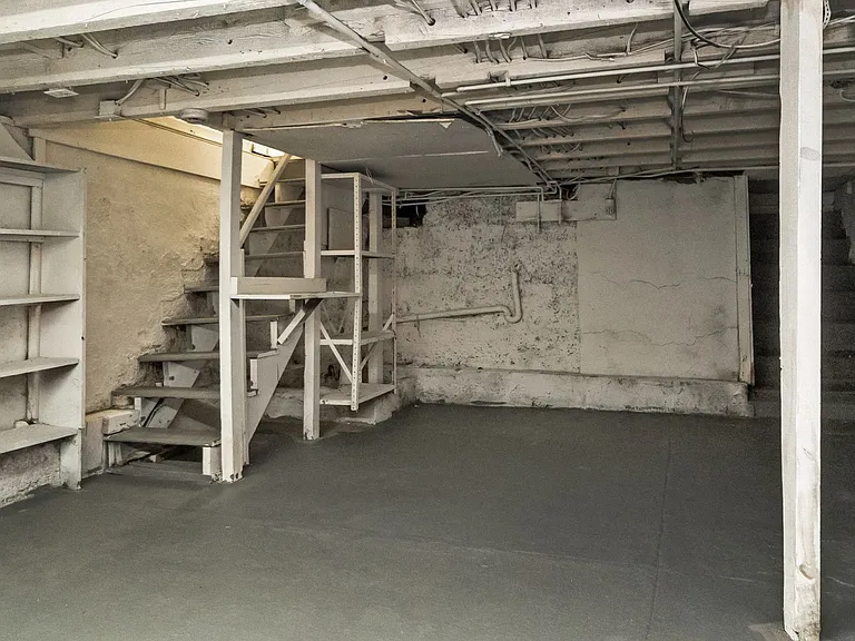 439 W Church St — Photo 40