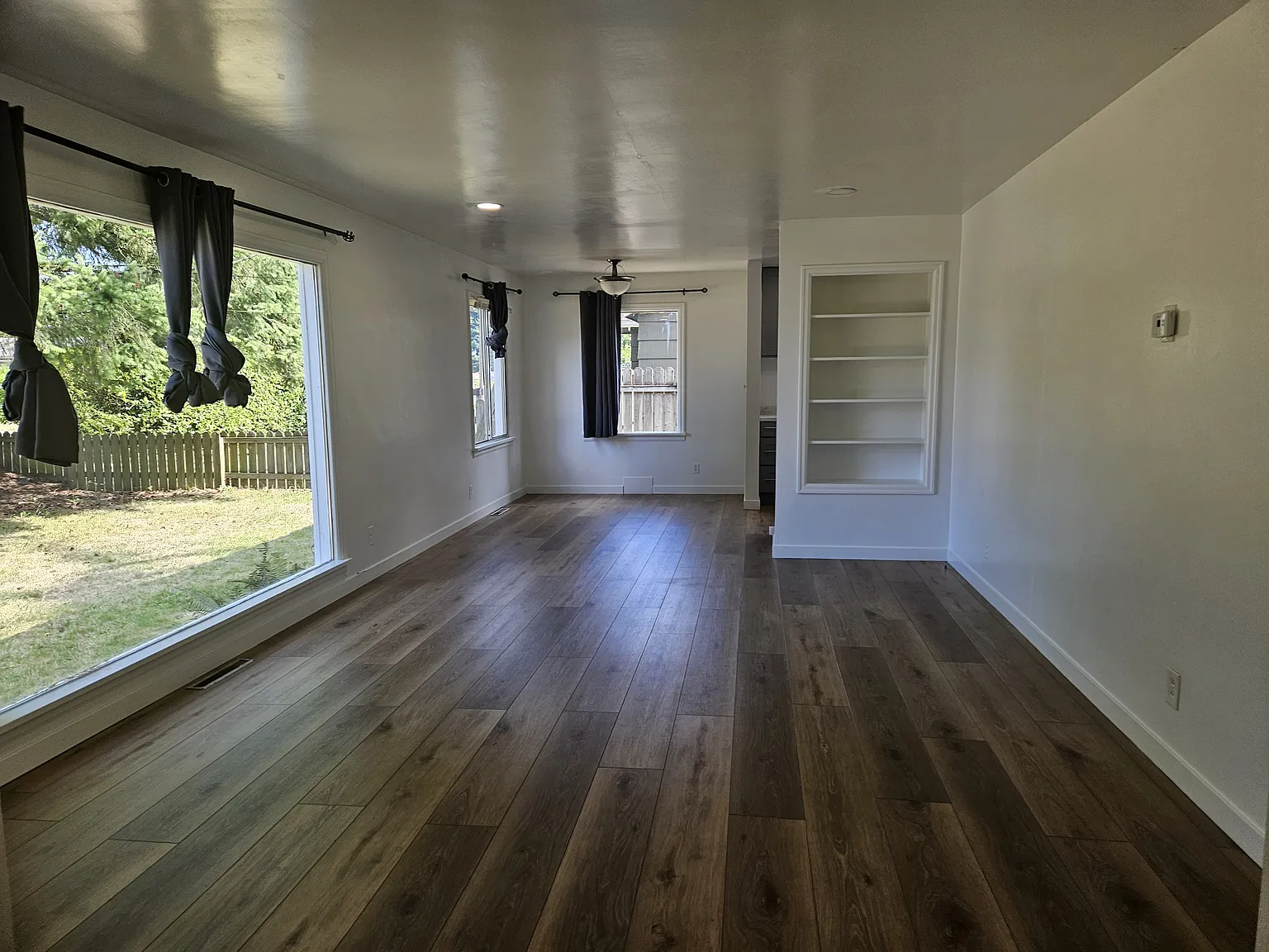 3 bed, 1385 sqft, $2,825 — Photo 2