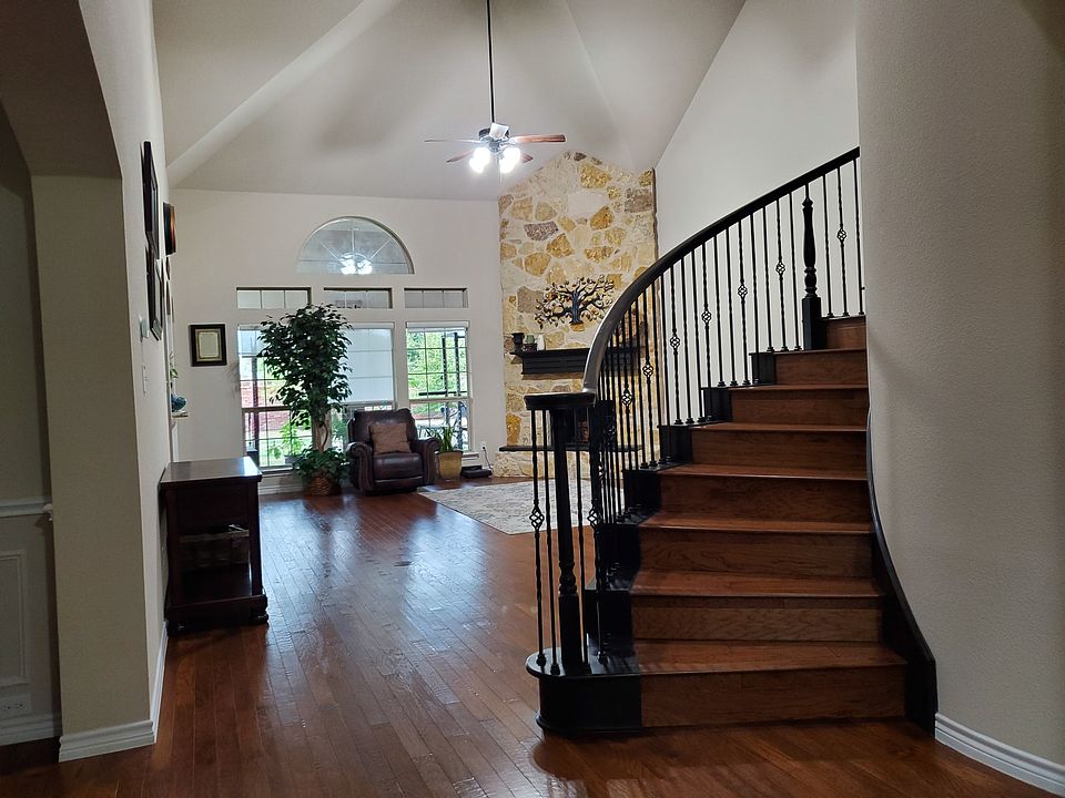 1st image of 505 Windward Dr