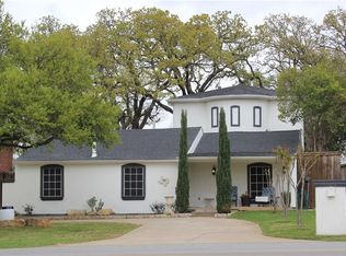 106 E Shady Grove Rd, Grand Prairie, TX 75050