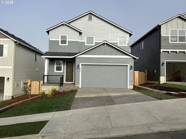 995 NE Sagebrush Dr, Estacada, OR 97023