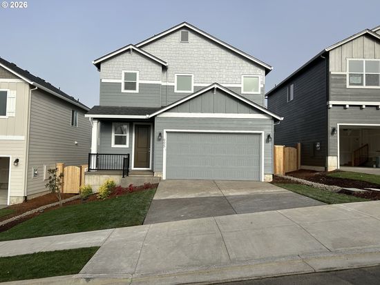 995 NE Sagebrush Dr, Estacada, OR 97023