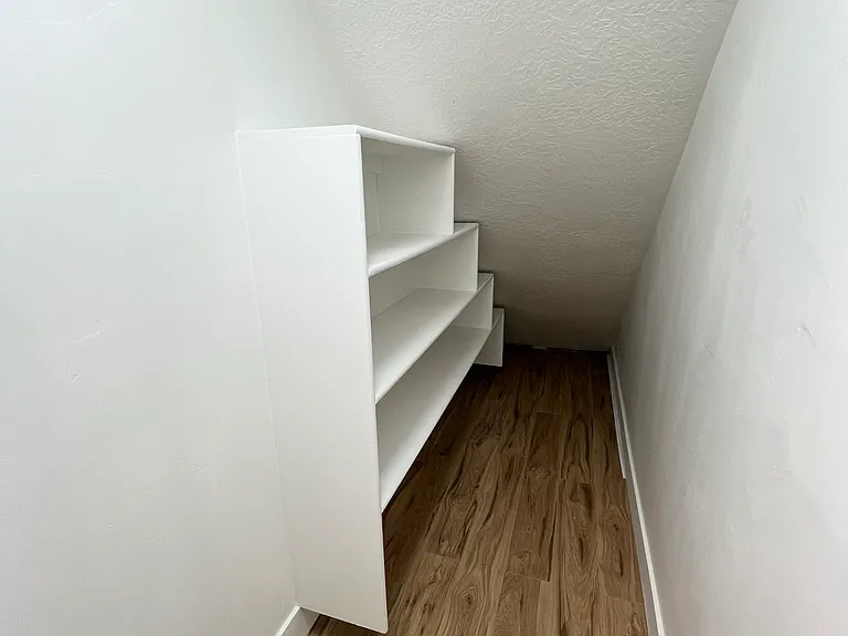 514 N 450 W — Photo 8