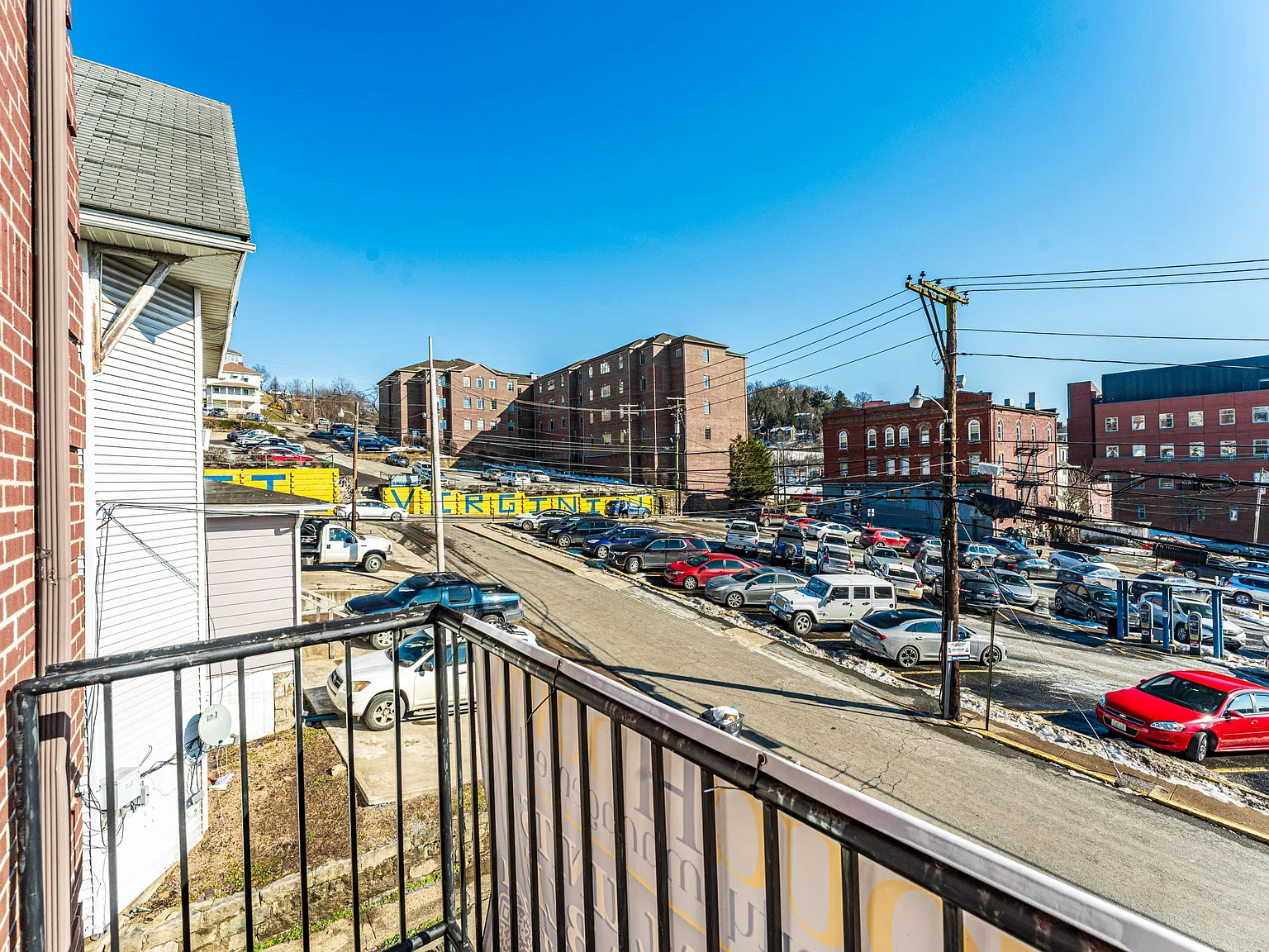 305 E 1st St — Photo 4
