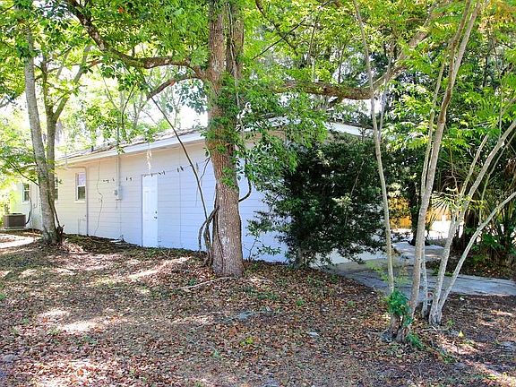 2nd image of 1101 E Voorhis Ave
