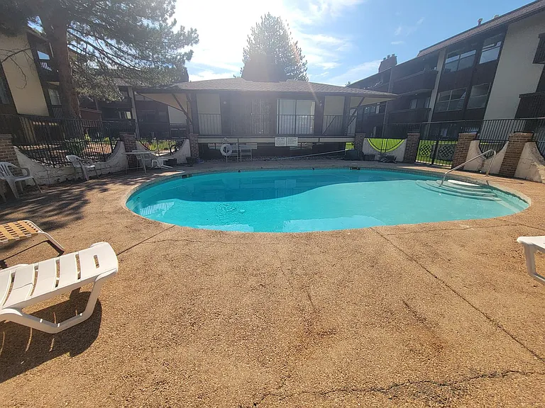 500 Manhattan Dr #D1 — Photo 6