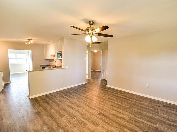 5th image of 495 E Pomelo St
