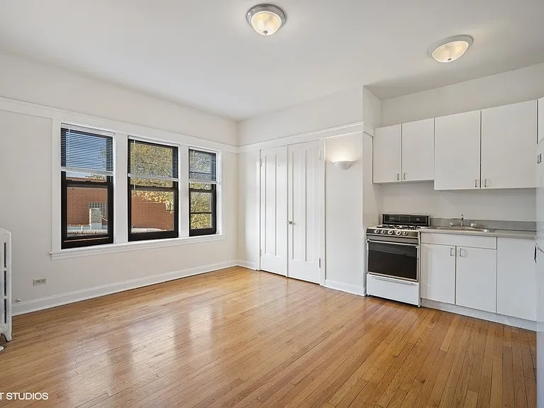 816 W Waveland Ave — Photo 7