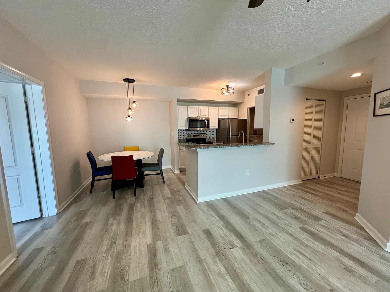 2 bed, 994 sqft, $1,700 — Photo 2