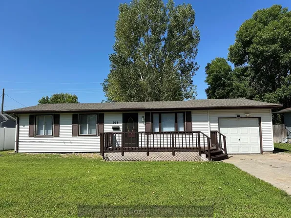 926 S Claussen Ave, Grand Island, NE 68801