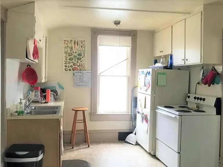 614 E Myrtle St — Photo 5