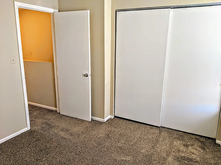 1050 Sir Galahad Drive — Photo 17