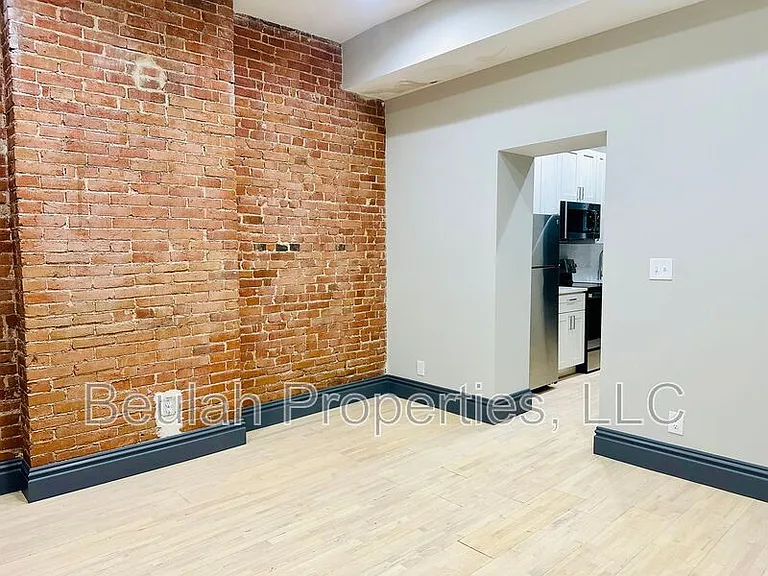 1952 Cherokee St #2F — Photo 5