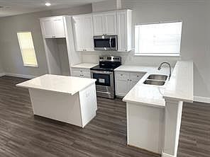 4th image of 9327 Camay Dr