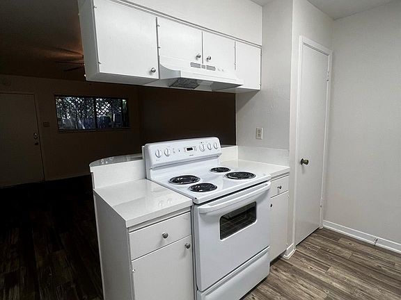 3rd image of 1037 E 44th St APT 205