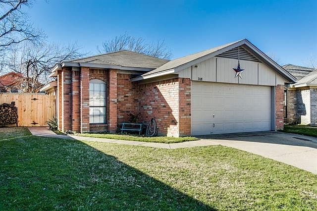 1st image of 208 Lone Pine Ct