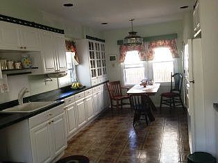 4th image of 343 Linden Pl