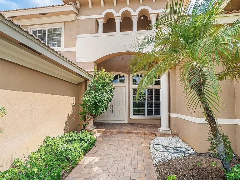 6641 Conch Ct — Photo 2
