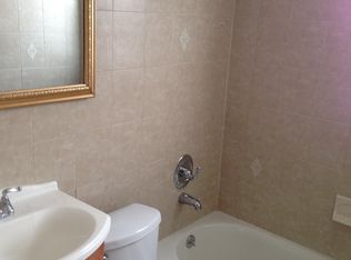 6 Riviera Pkwy, Lindenhurst, NY 11757