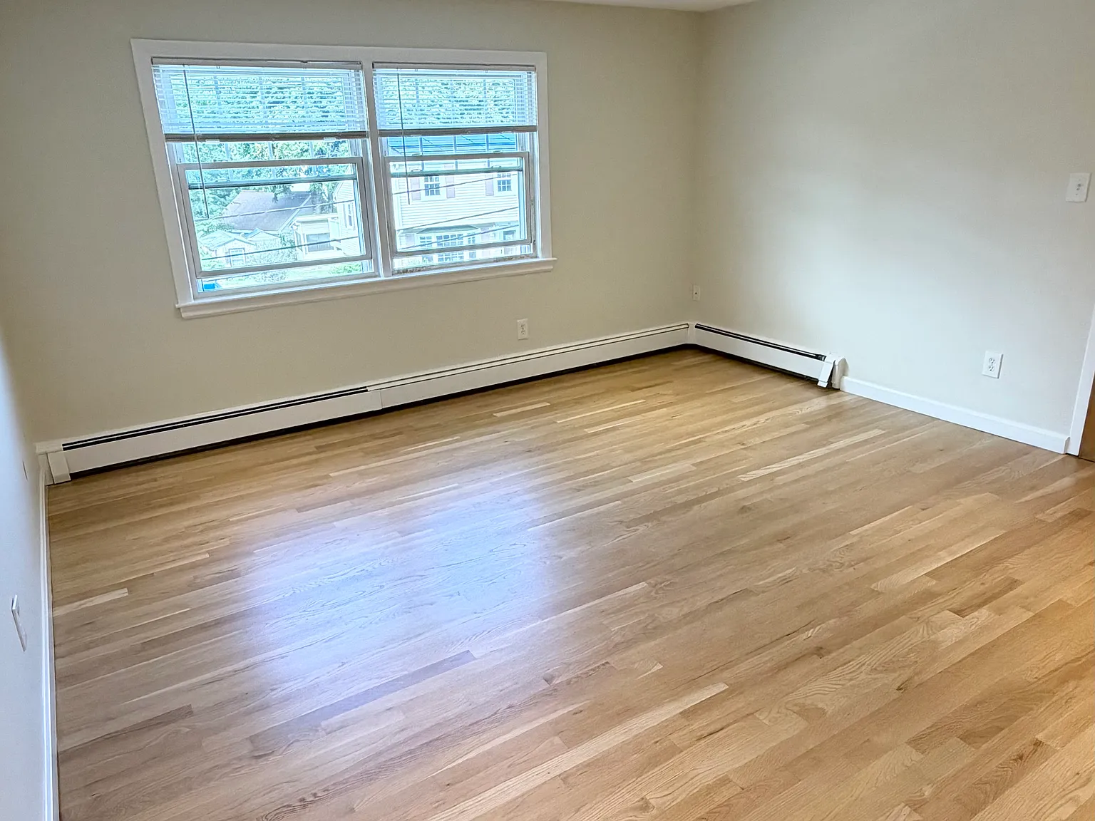 33 Mullin Ave — Photo 1