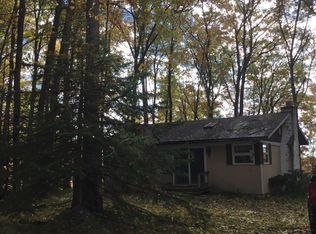 W12590 Fabian Ln, Crivitz, WI 54114
