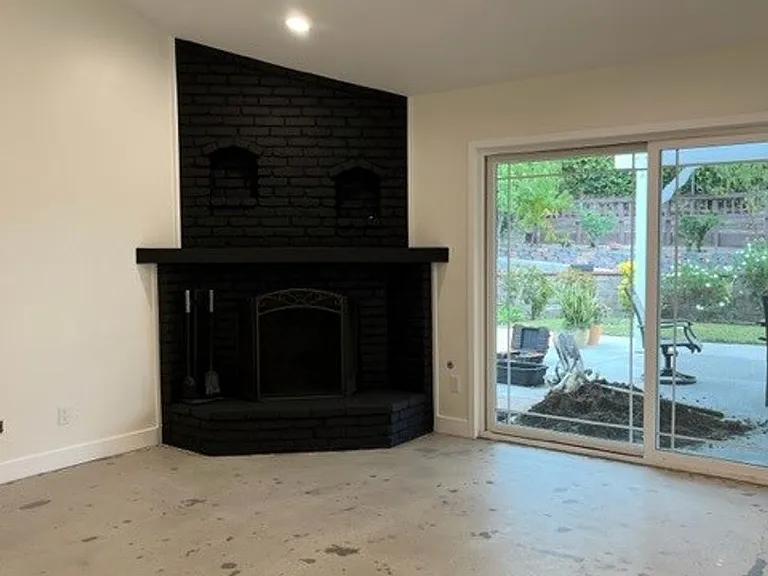 3276 Valarie Ave — Photo 4
