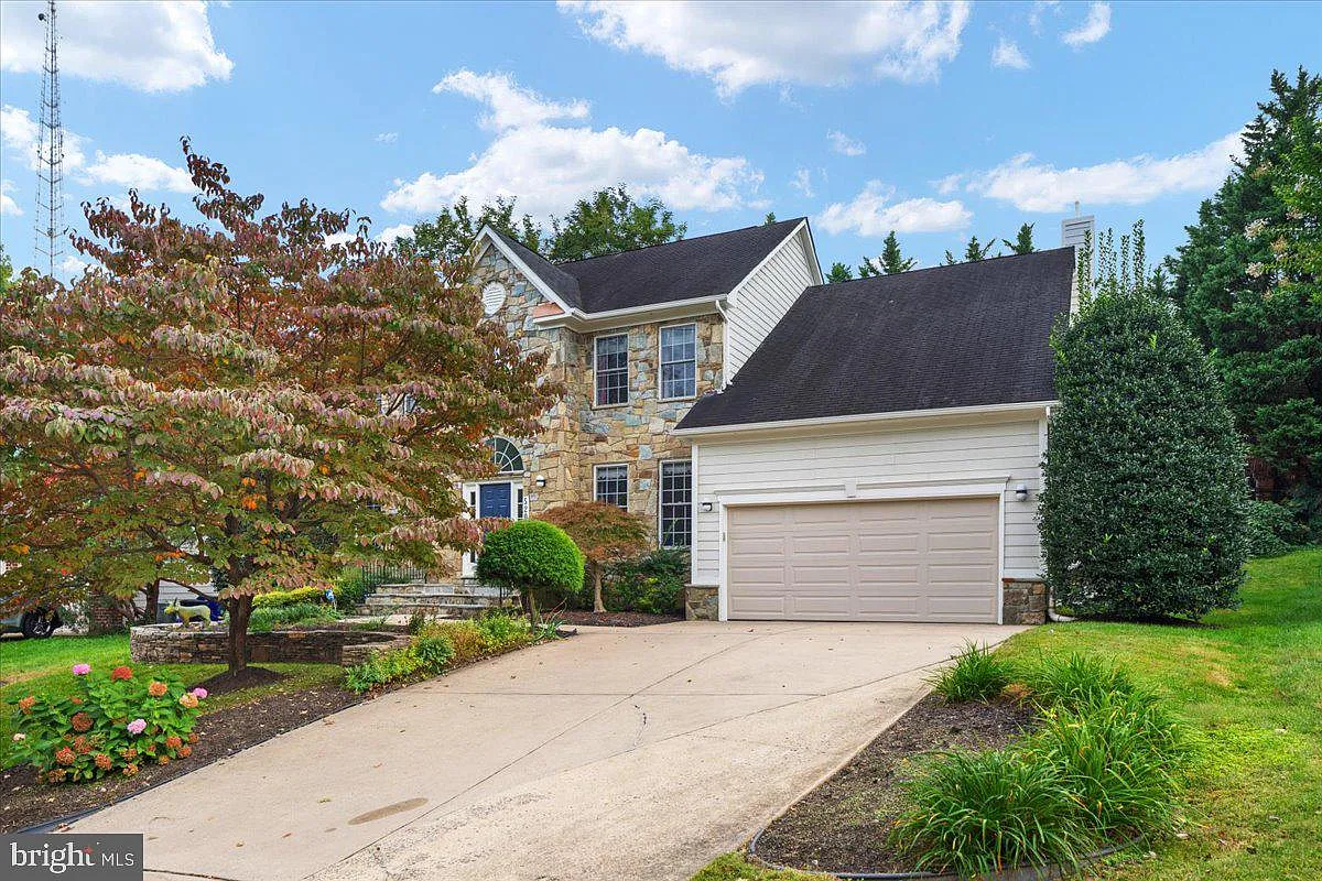 4 bed, 3.5 bath, 4574 sqft, $7,500 — Photo 3