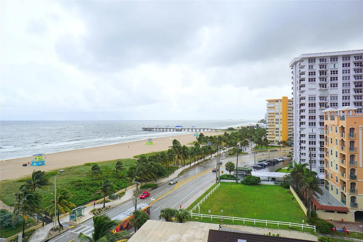 Building Photo - 525 N Ocean Blvd #1025