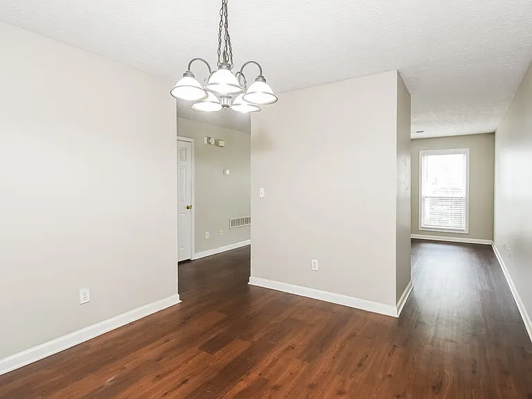 2320 Kissing Tree Ln SE — Photo 8