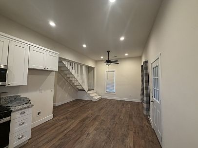 4th image of 10046 Larkin Rd