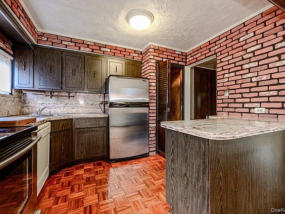 5th image of 377 Bellmore Road