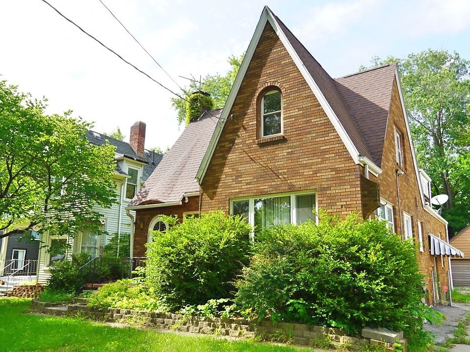 1st image of 113 E Arcadia Ave