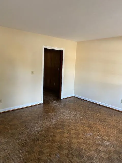 3 bed, 2.0 bath, 1558 sqft, $1,200 — Photo 2