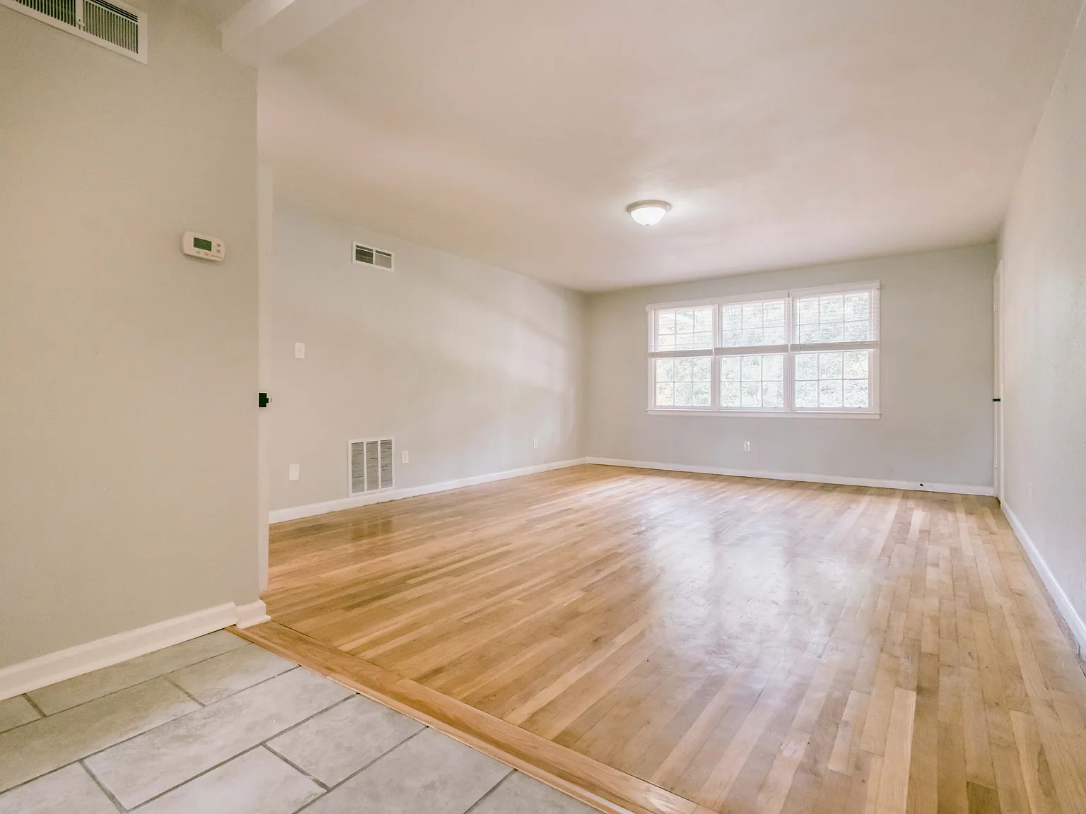3 bed, 1450 sqft, $2,000 — Photo 3
