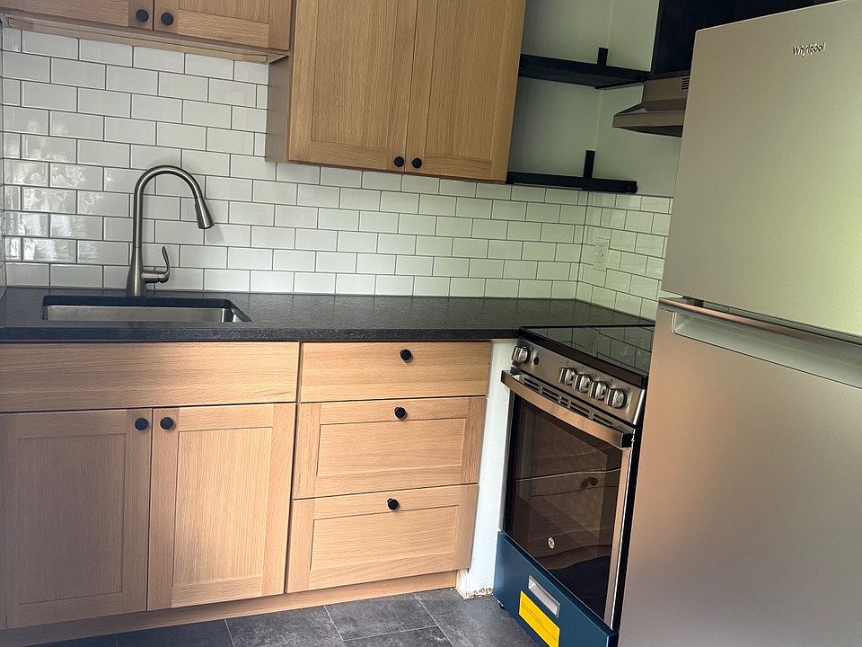 nicely appointed kitchen
in process of outfitting