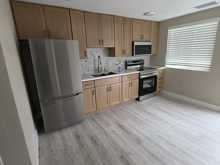 41620 Beatrice St — Photo 16
